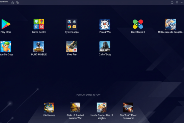 Screenshot of BlueStacks App Player interface with various game icons and system apps displayed.