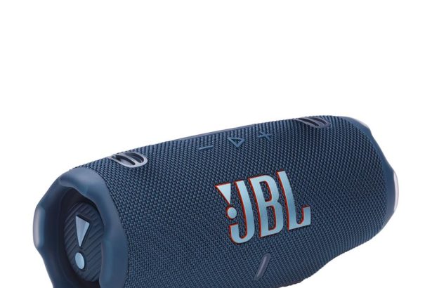 Charge 6 portable speaker tested for audio quality and real-world rugged durability