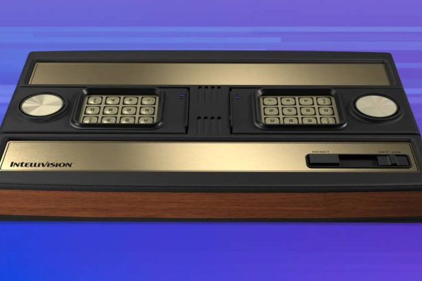 Intellivision Sprint console teardown reveals motherboard, chipset, storage, and cooling
