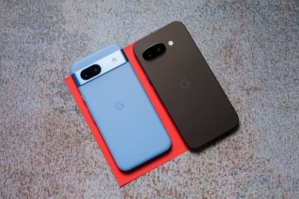 Back material choice comparison: glass, metal and plastic device back panels