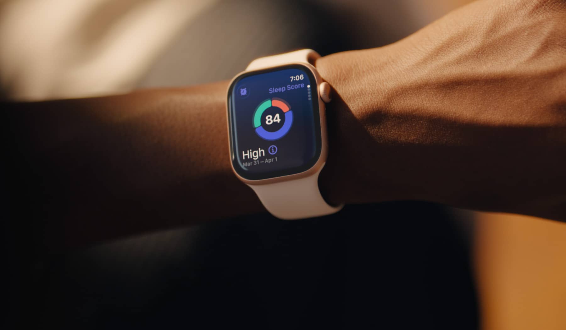 Apple Store checkout highlighting fast shipping and flexible delivery and pickup options