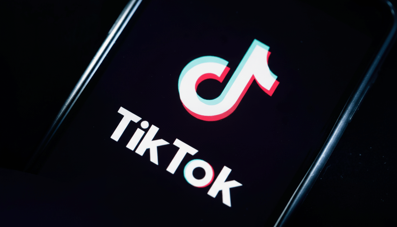 Image for Trump Pushes TikTok Ban and Sale to September 27