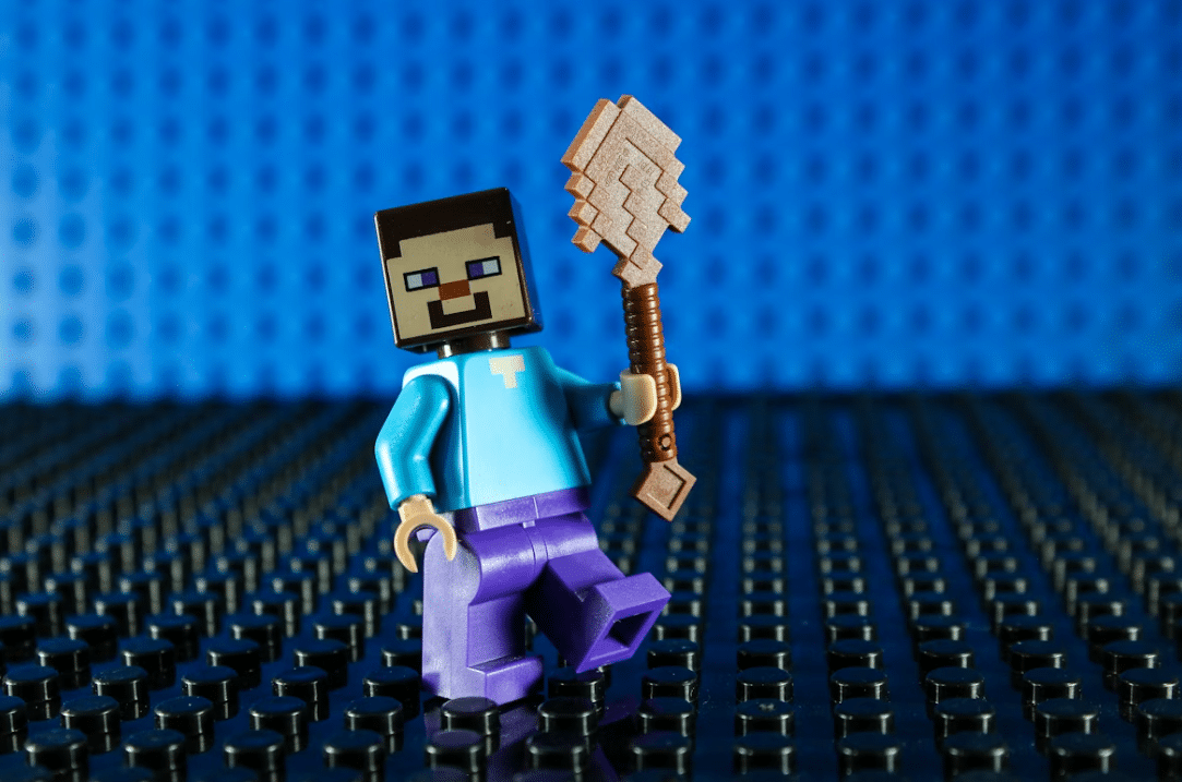 Why Skins and Custom Servers Make Minecraft Bedrock Feel More Alive
