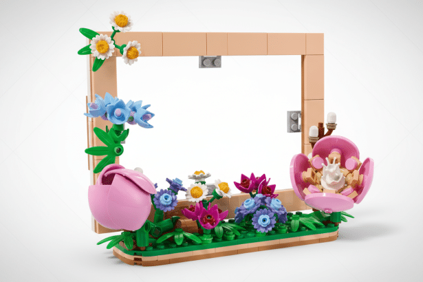 LEGO Botanicals Picture Frame free gift with $150+ purchase