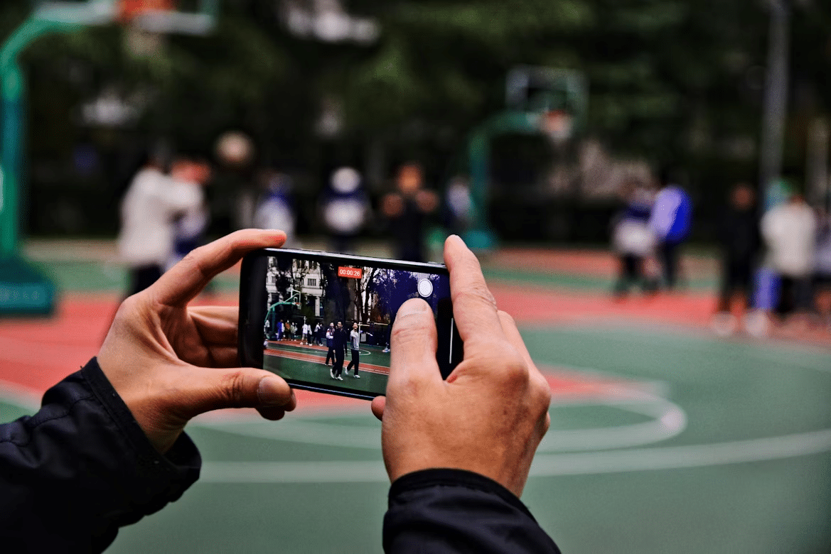 Image 1 of Modern Attention Stretched by Fast-Paced Media