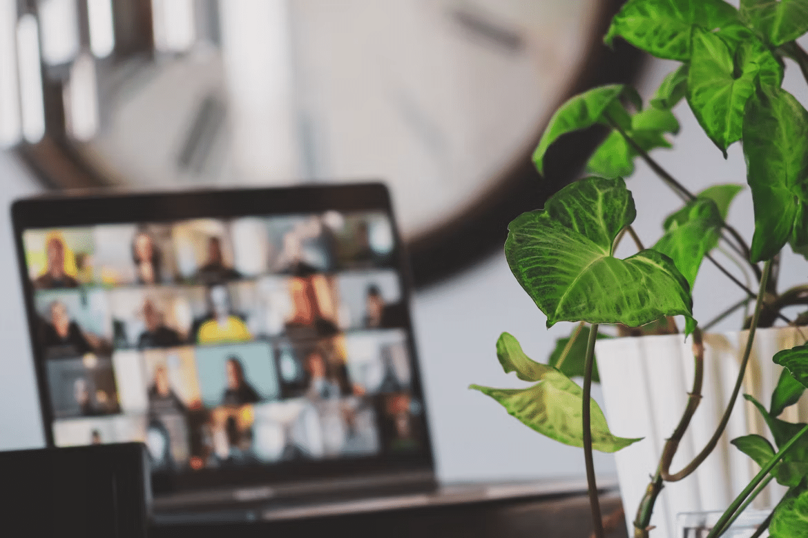 Building a Thriving Online Customer Community
