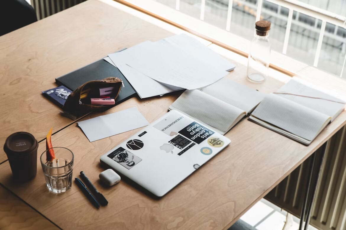 The Essentials of B2B Transparency: Navigating Financial Identifiers and Governance