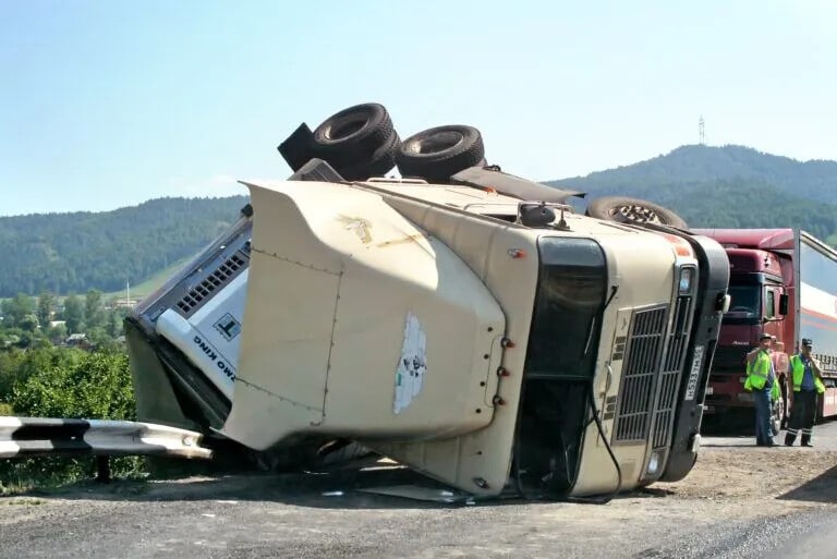 Image 1 of For anyone injured in a jackknife collision, the key question is how fault gets divided among everyone involved. That answer decides which insurance policies pay and how much each one covers.